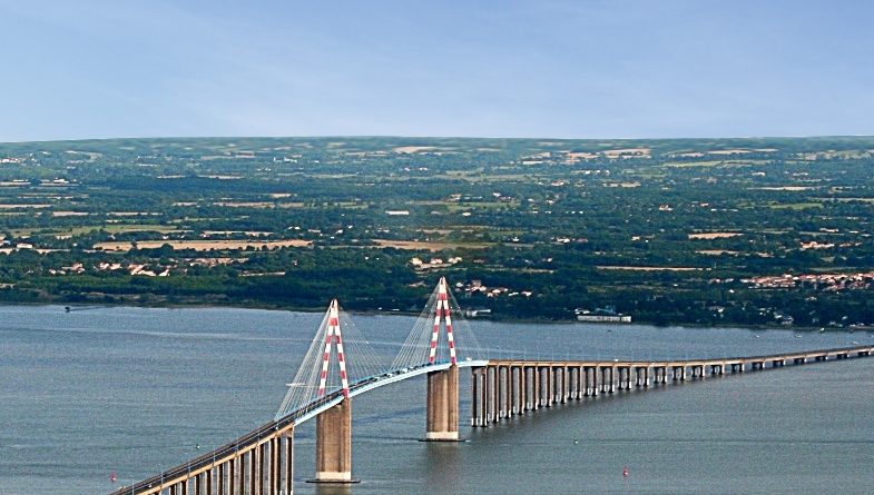 Pont_de_Saint-Nazaire-vue_aérienne2